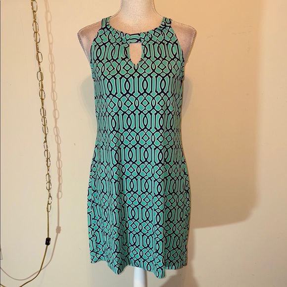 Lulu-B sleeveless keyhole shift mini dress - Picture 2 of 7